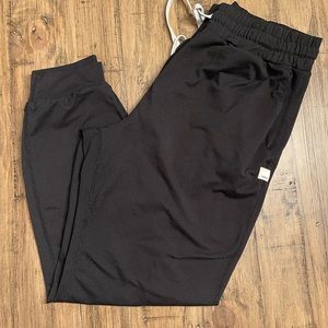 EUC Vuori Performance Joggers Size M in Black
